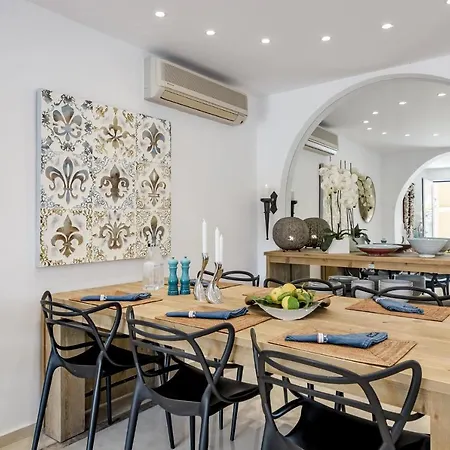 Marvelous Mansion With Pool In M26 Villa Marbella