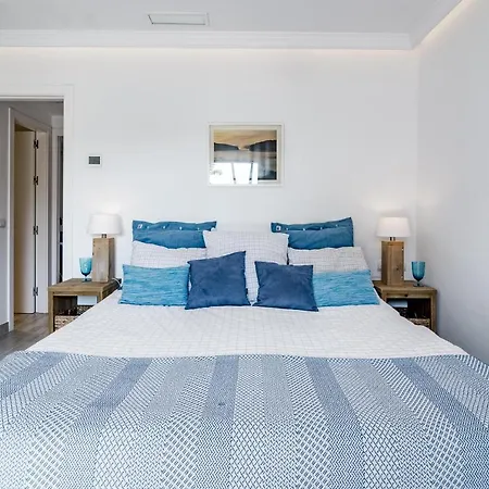 Villa Marvelous Mansion With Pool In M26 *