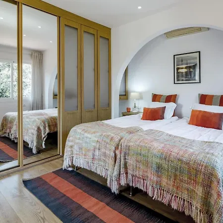 Marvelous Mansion With Pool In M26 *