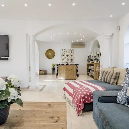 Marvelous Mansion With Pool In M26 Marbella