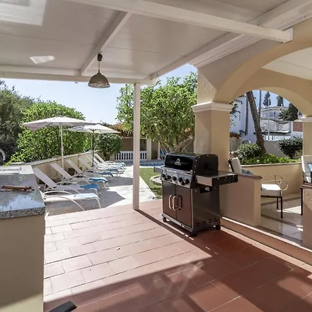 Marvelous Mansion With Pool In M26 Villa Marbella