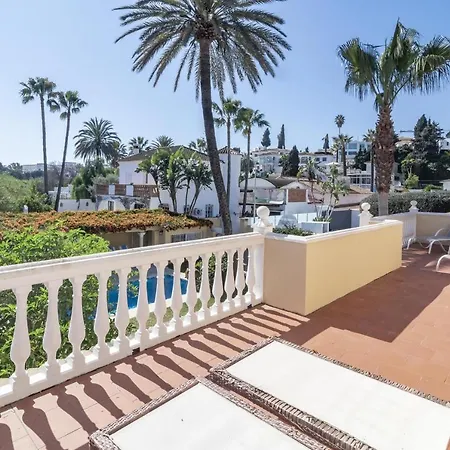 Marvelous Mansion With Pool In M26 Villa