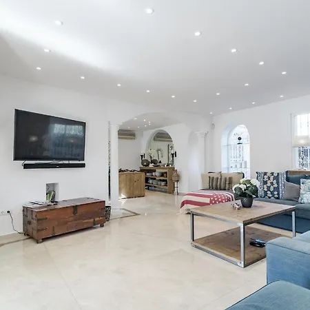 Marvelous Mansion With Pool In M26 Villa Marbella