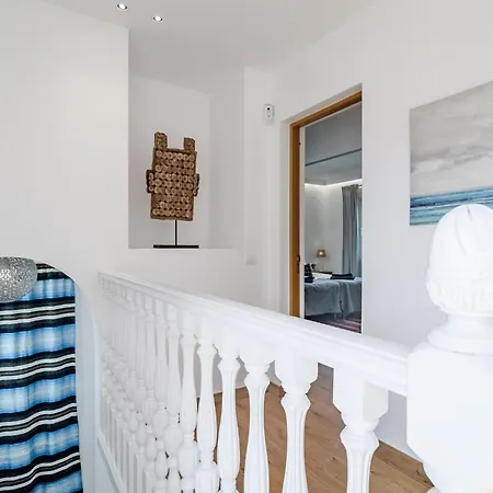 Marvelous Mansion With Pool In M26 Marbella