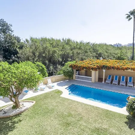 Villa Marvelous Mansion With Pool In M26 *